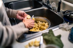 How to Avoid Inviting a Plumber to Your Thanksgiving Dinner