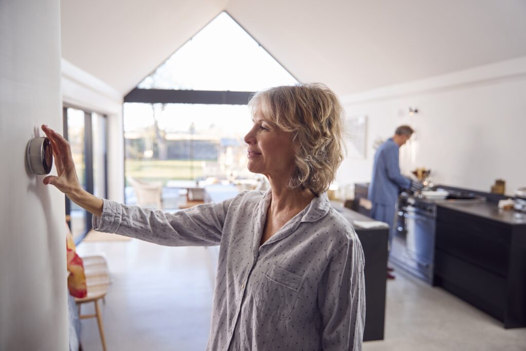 Practical Ways to Lower Your Home Heating Costs This Winter